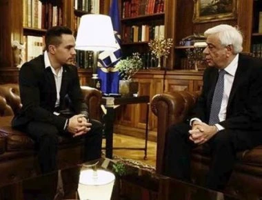 Παυλόπουλος σε Πετρούνια: Είμαστε περήφανοι για σένα